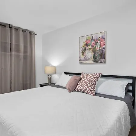 Bright & Spacious 2 Bedroom